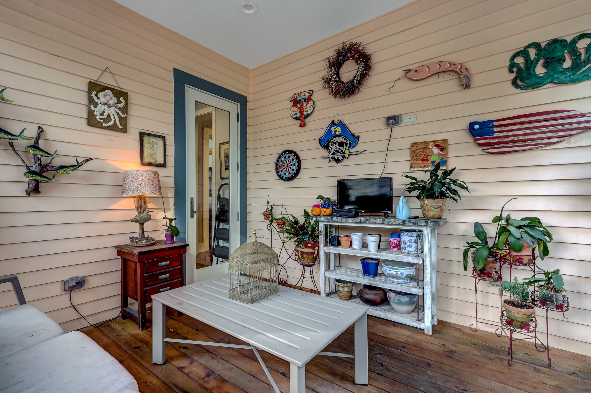 Screened-in Porch