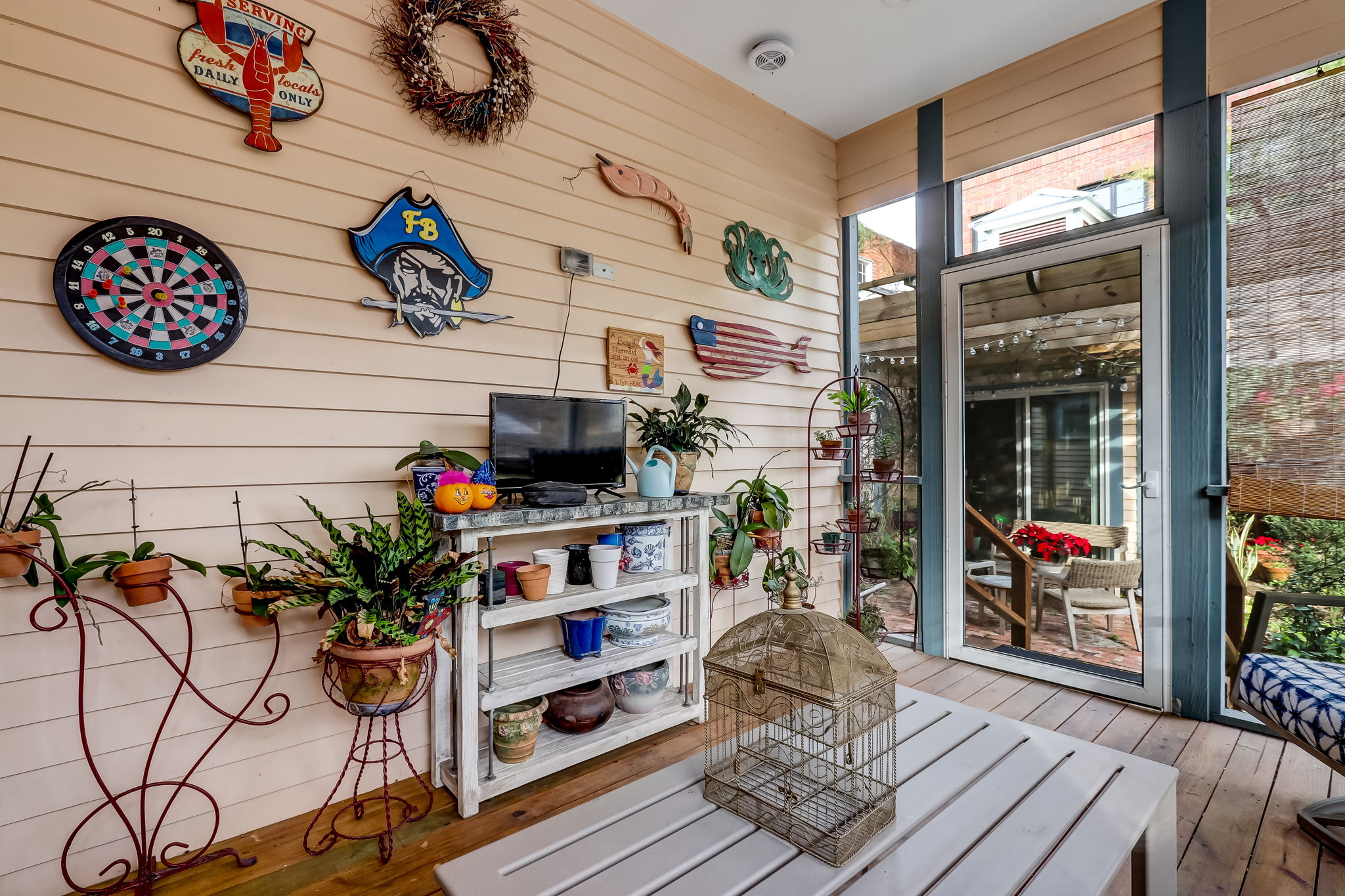 Screened-in Porch