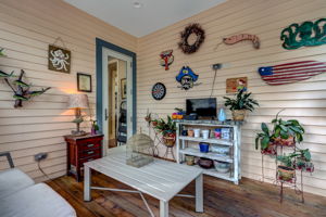 Screened-in Porch