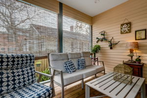Screened-in Porch