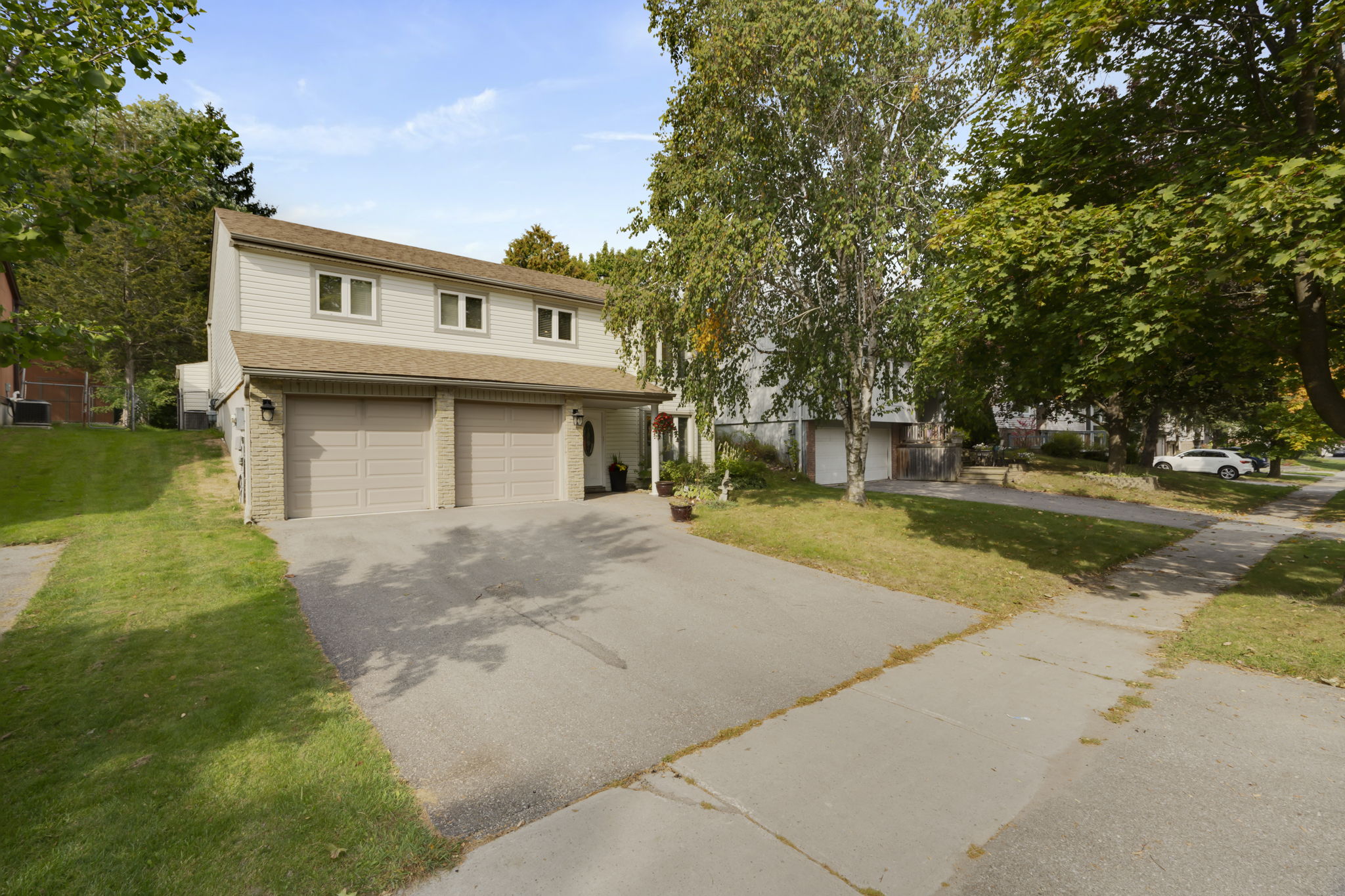 22 Red Mills Dr East Gwillimbury, ON L9N 1B8