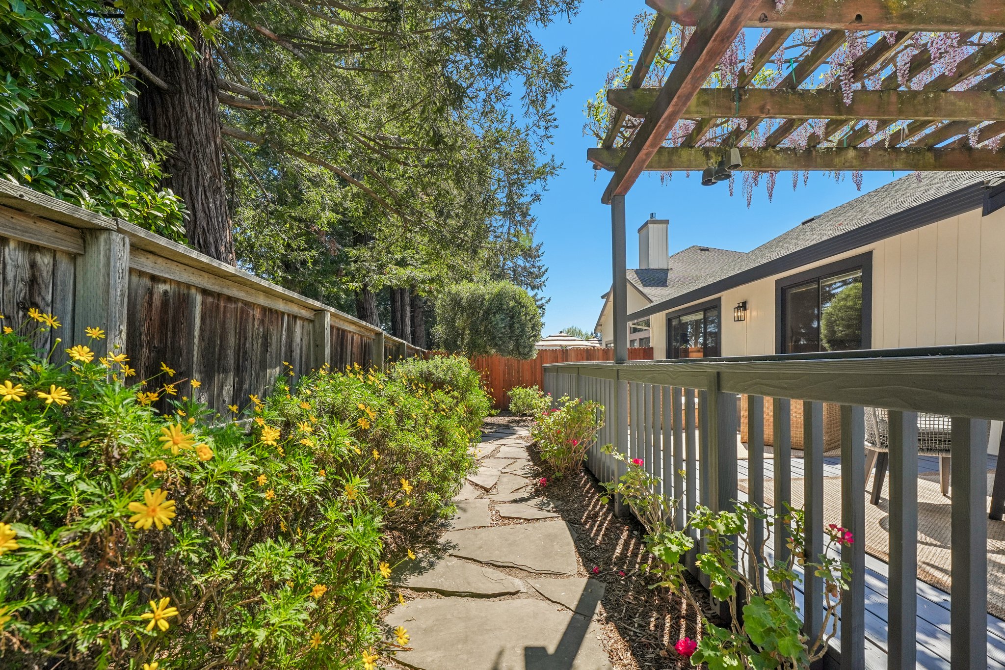 Saint Mathew Ct-S2103-044.jpg