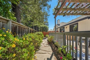 Saint Mathew Ct-S2103-044.jpg