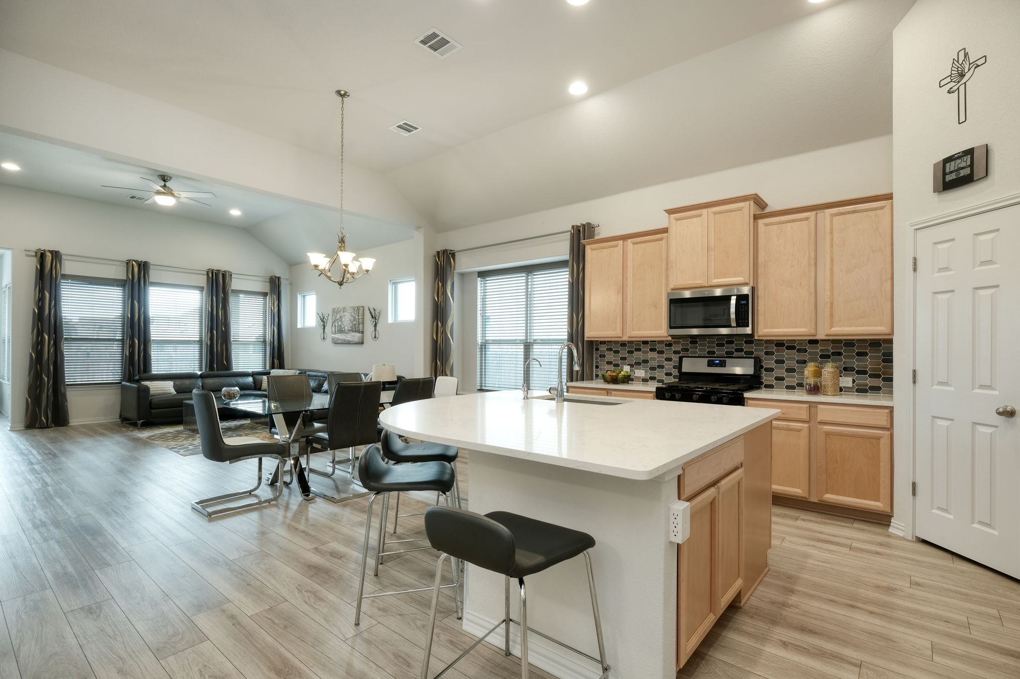 Kitchen/Living/Dining