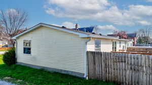  Photo 32