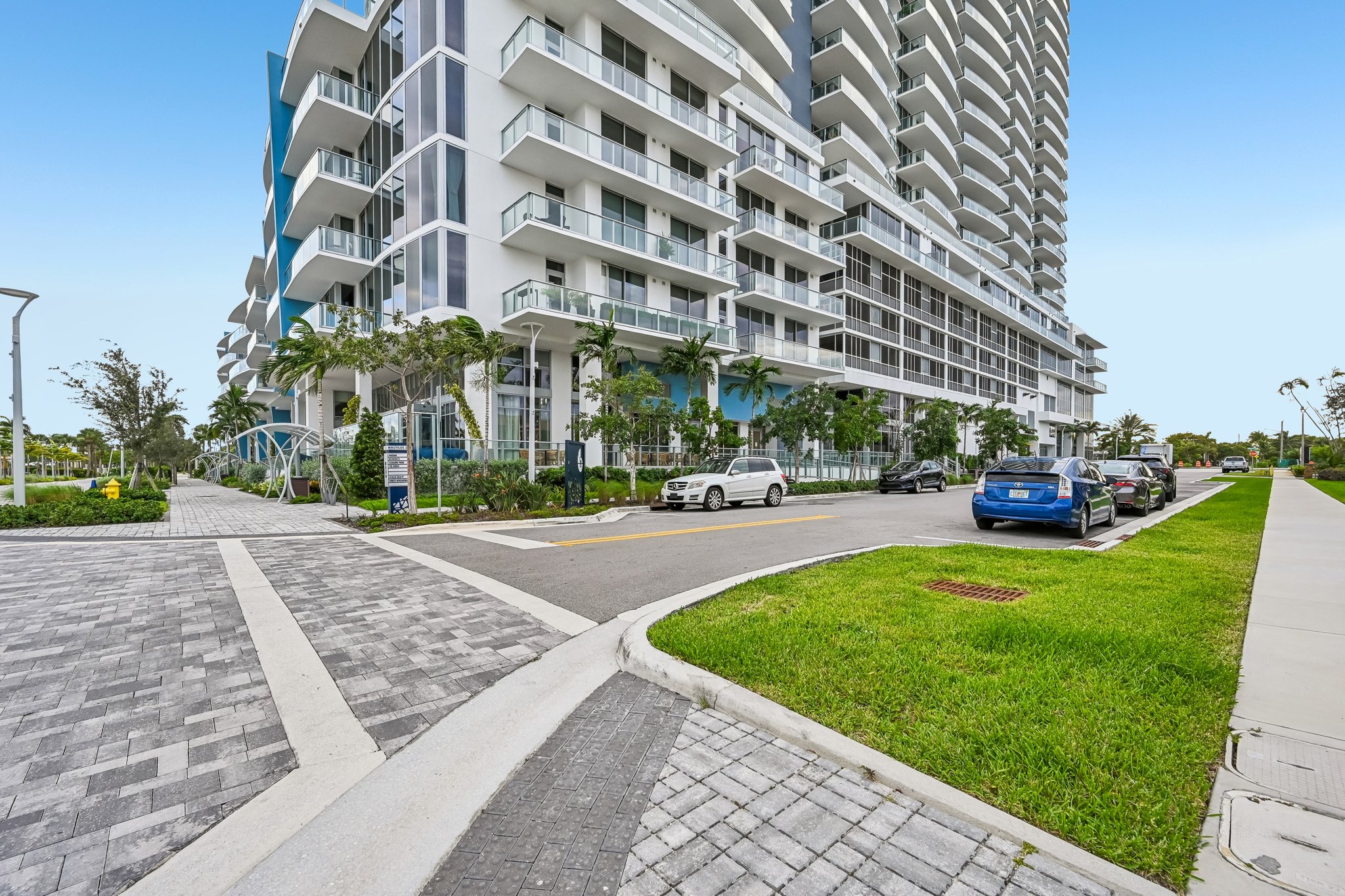 Lake Shore Dr-S2310-033.jpg