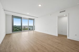 Lake Shore Dr-S2310-003.jpg