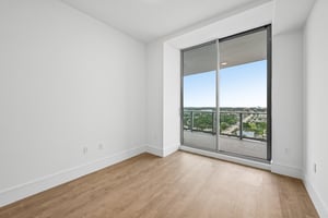 Lake Shore Dr-S2310-023.jpg