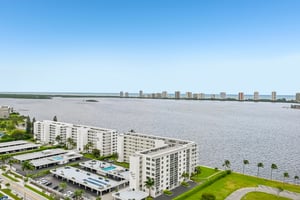 Lake Shore Dr-S2310-030.jpg