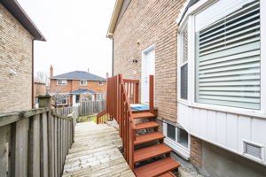 220 Langstaff Rd W Photo 51