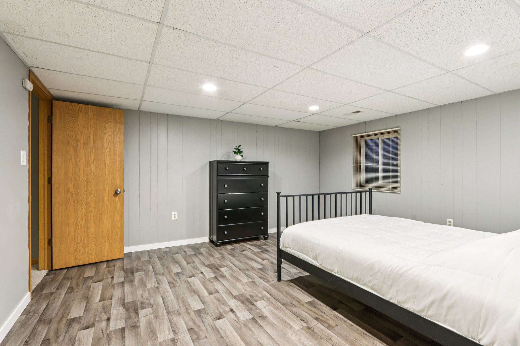 Larchwood Ln-S2411-018.jpg