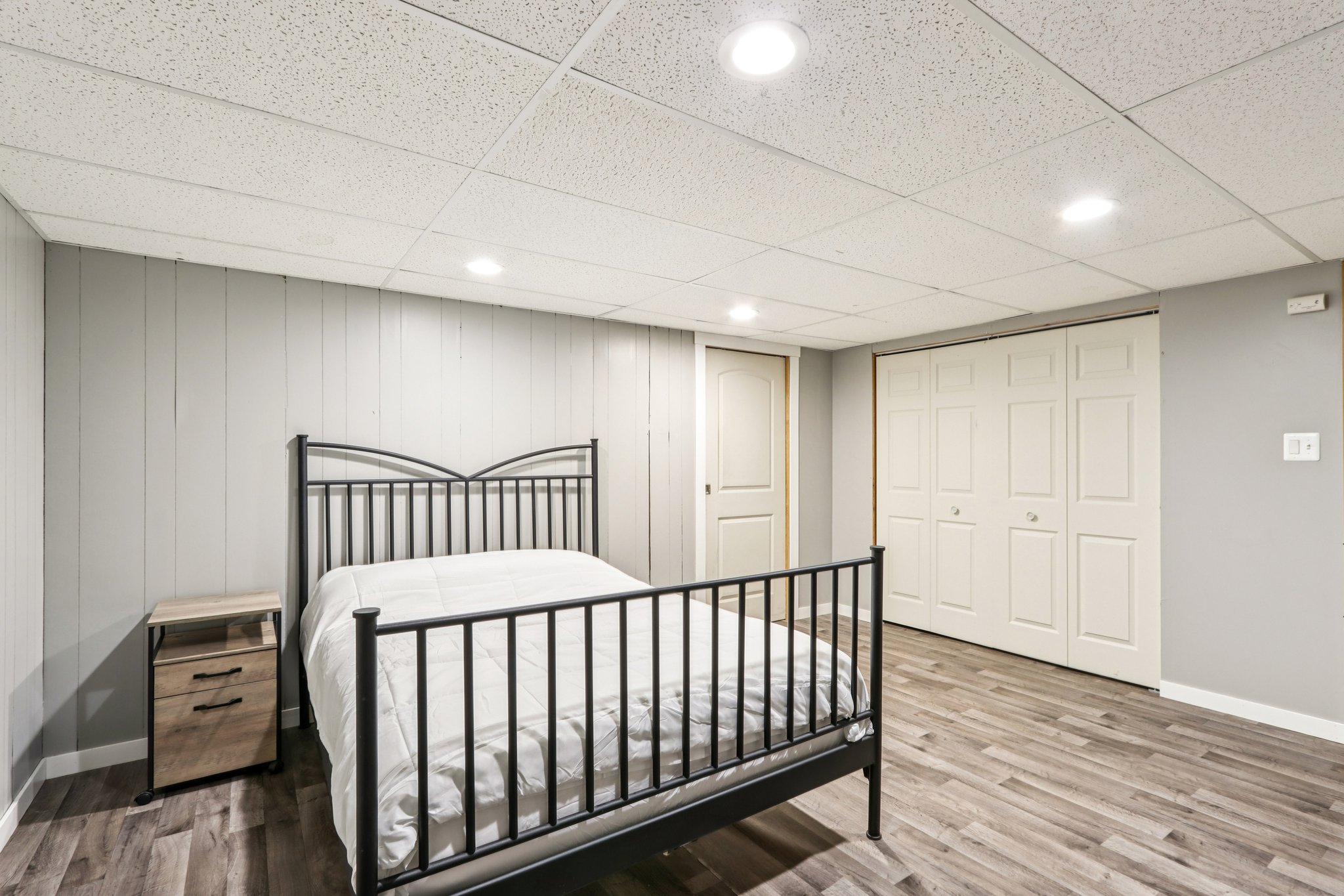 Larchwood Ln-S2411-020.jpg