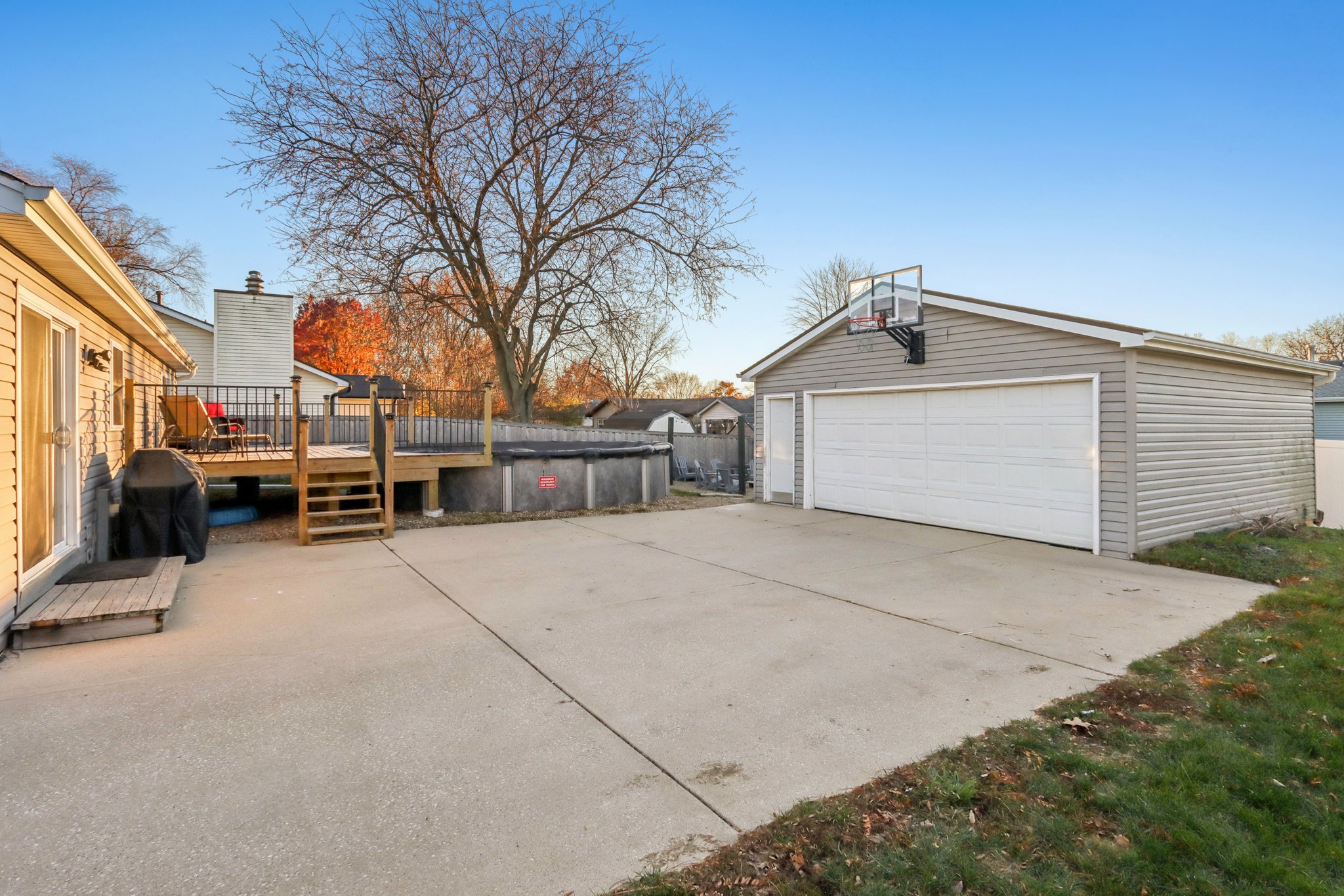 Larchwood Ln-S2411-028.jpg