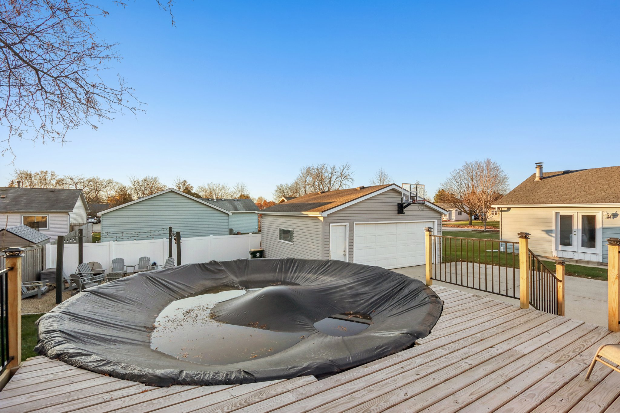 Larchwood Ln-S2411-032.jpg