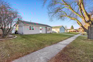 Larchwood Ln-S2411-002.jpg