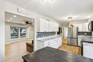 Larchwood Ln-S2411-007.jpg