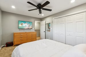 Larchwood Ln-S2411-015.jpg