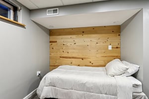 Larchwood Ln-S2411-025.jpg