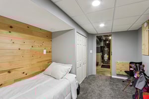 Larchwood Ln-S2411-026.jpg