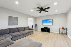 Larchwood Ln-S2411-027.jpg