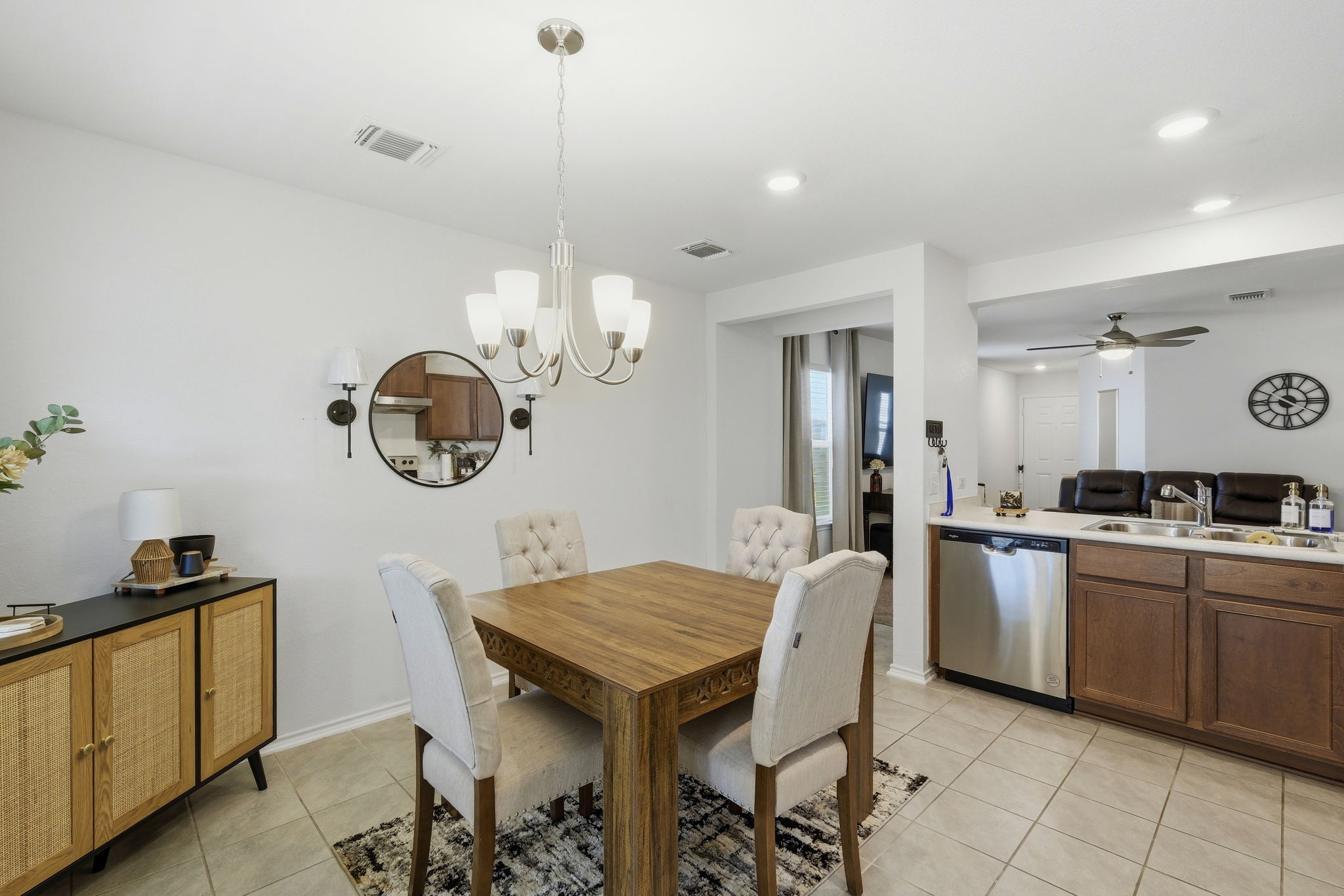 Eating Area/Kitchen