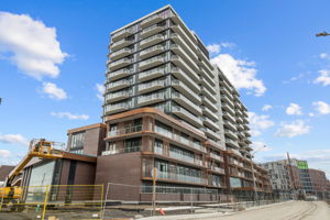220 Missinnihe Way Unit 307, Mississauga ON