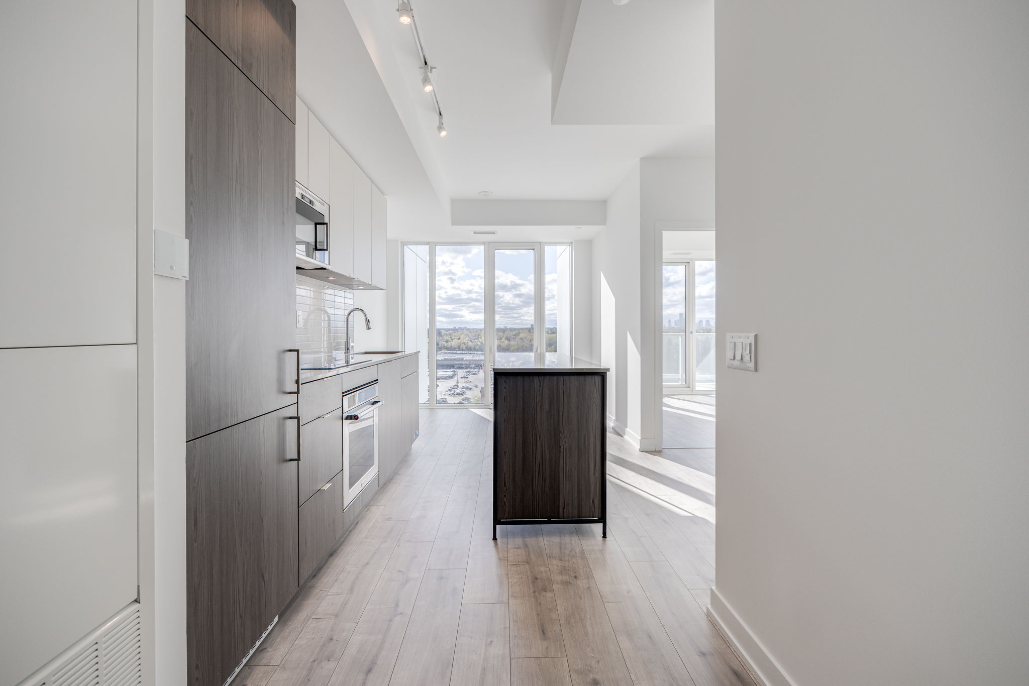 Mississauga property showcase — delivered property photograph 4