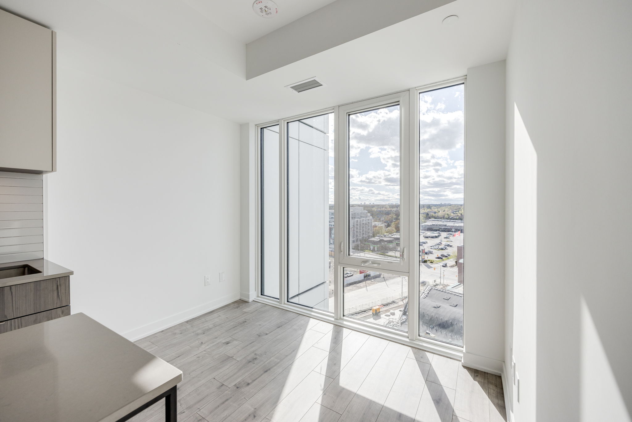Mississauga property showcase — delivered property photograph 7