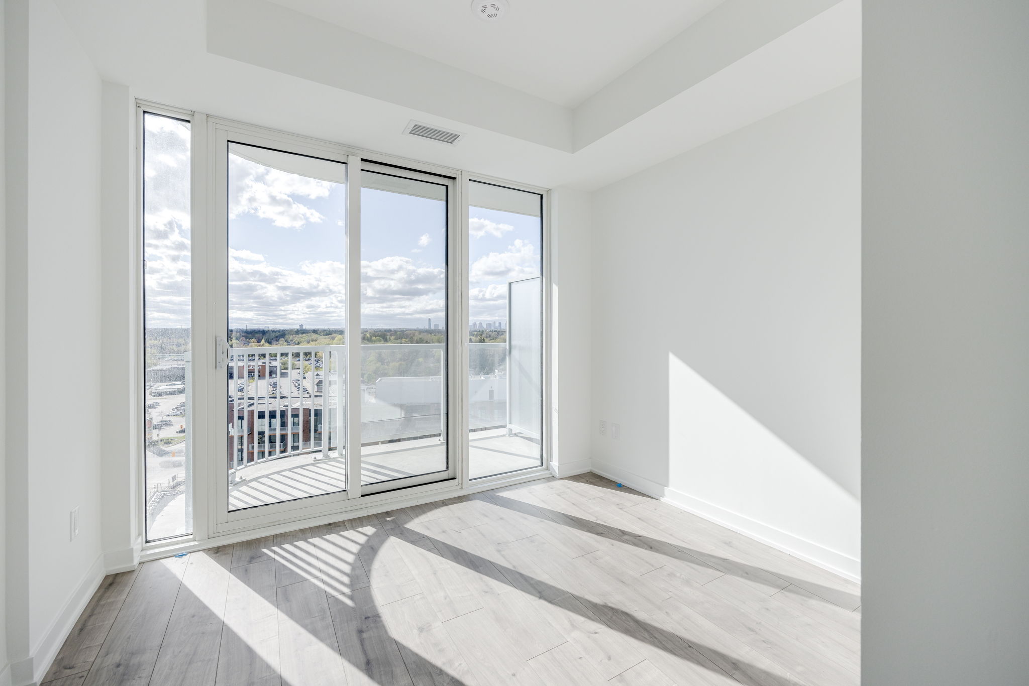 Mississauga property showcase — delivered property photograph 11