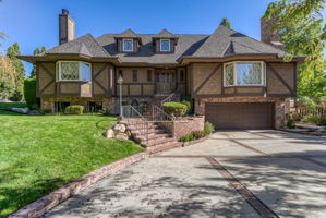 220 Moore Ln, Reno, NV 89509, USA Photo 2
