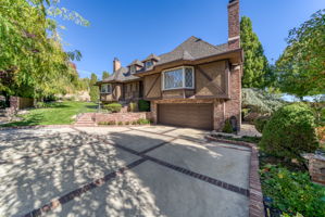 220 Moore Ln, Reno, NV 89509, USA Photo 5