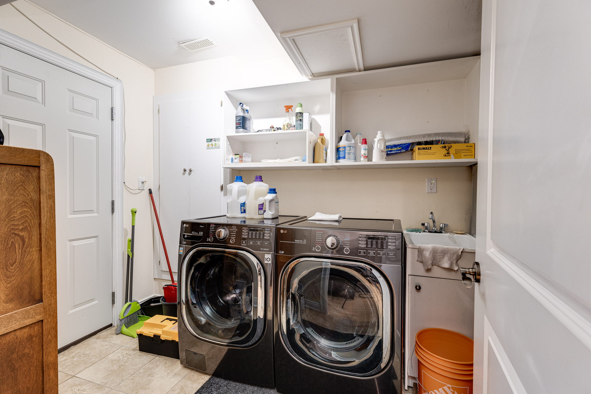 Toronto property showcase — delivered property photograph 38
