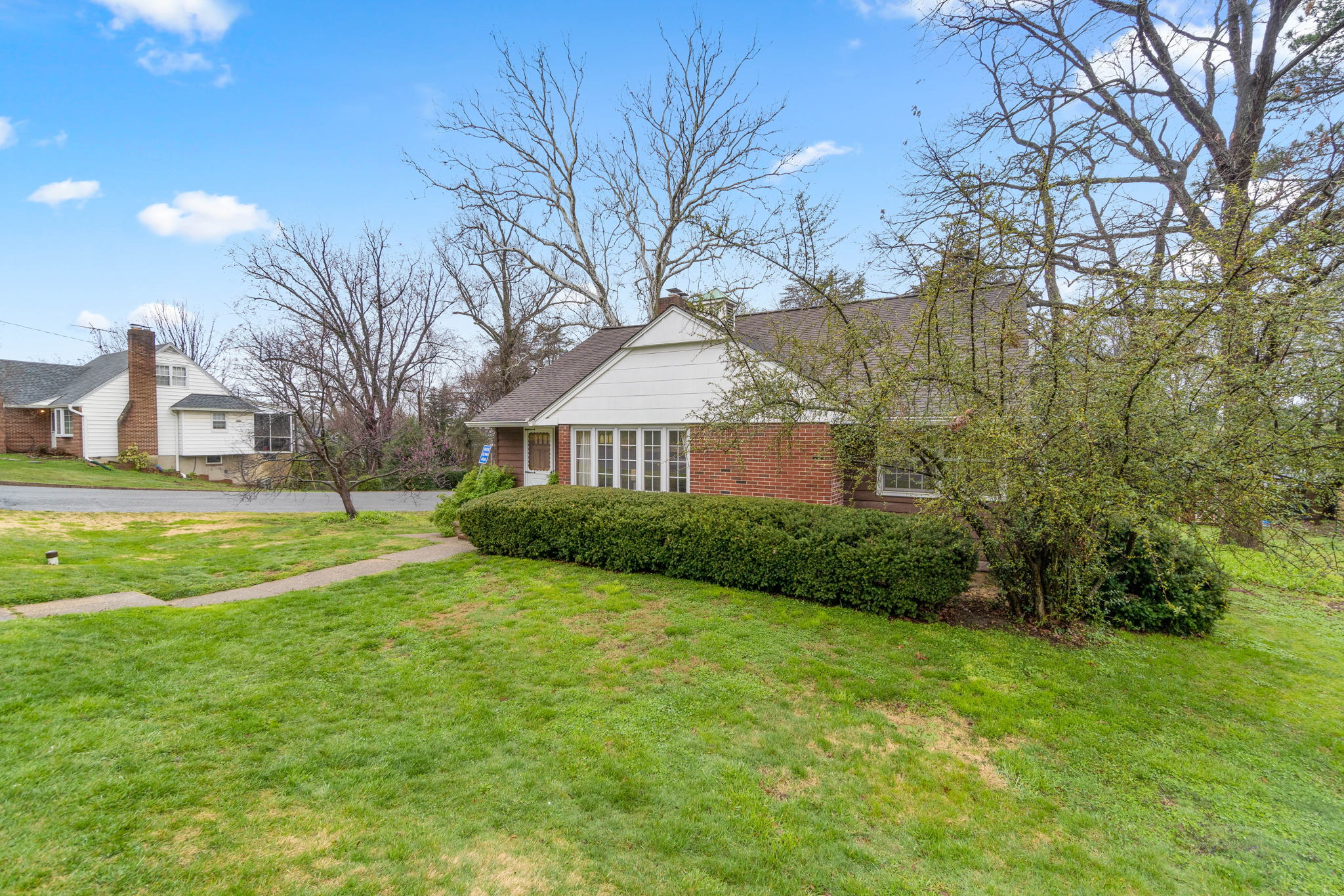 220 Sycamore Rd, Linthicum Heights, MD 21090, USA Photo 4