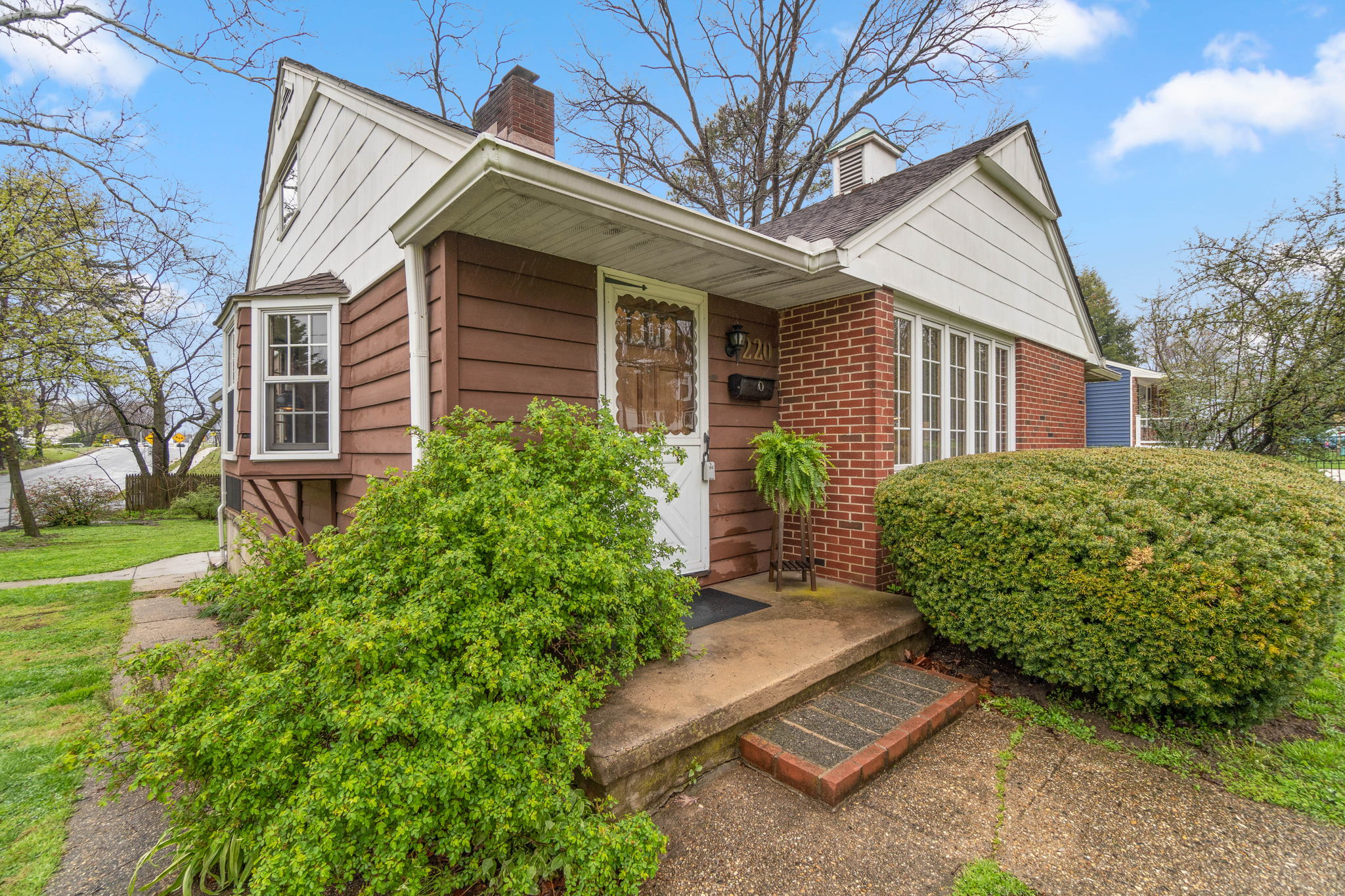 220 Sycamore Rd, Linthicum Heights, MD 21090, USA Photo 3