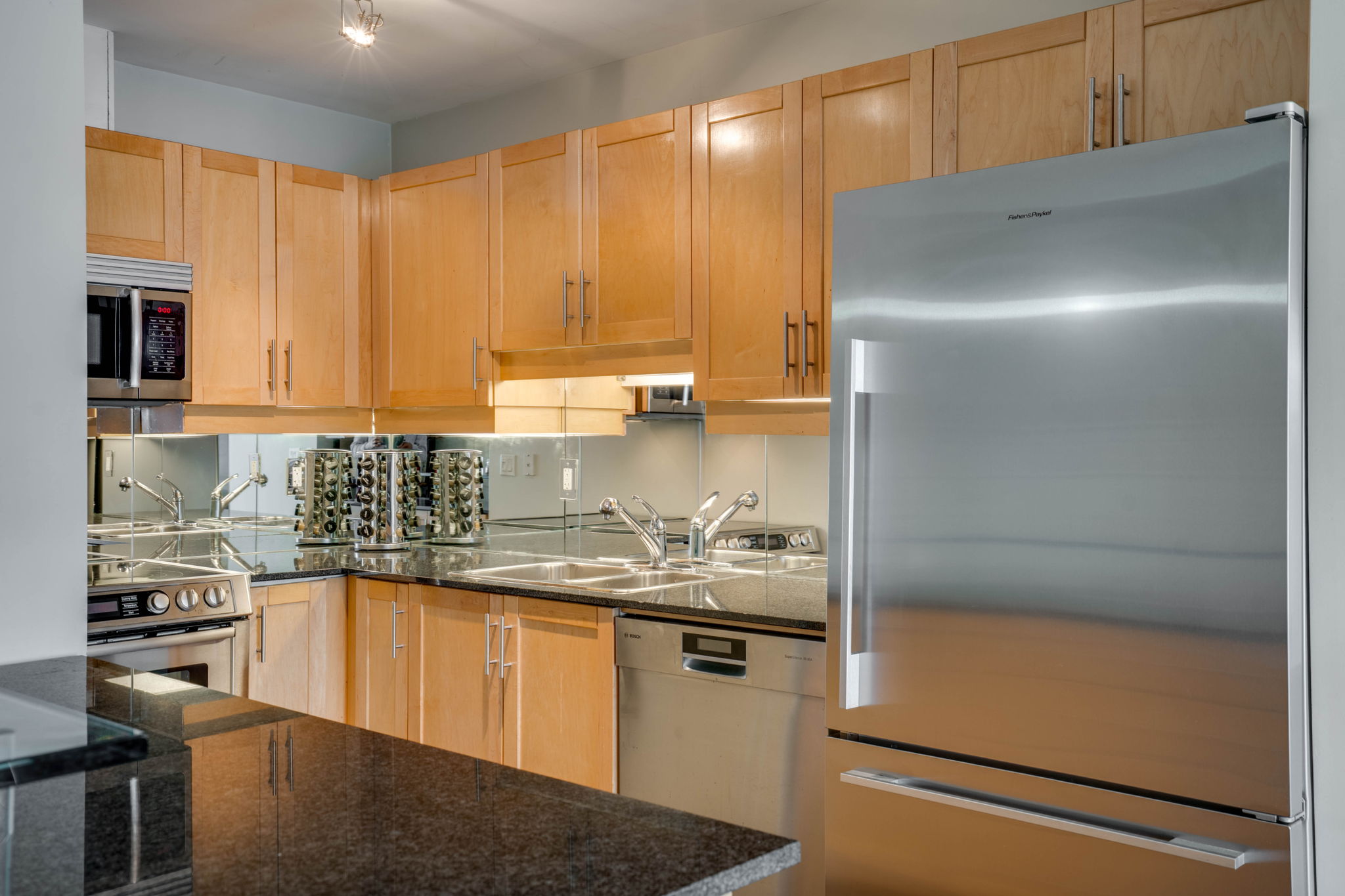 220 Victoria St Unit 1803 Toronto, ON M5B 2R6