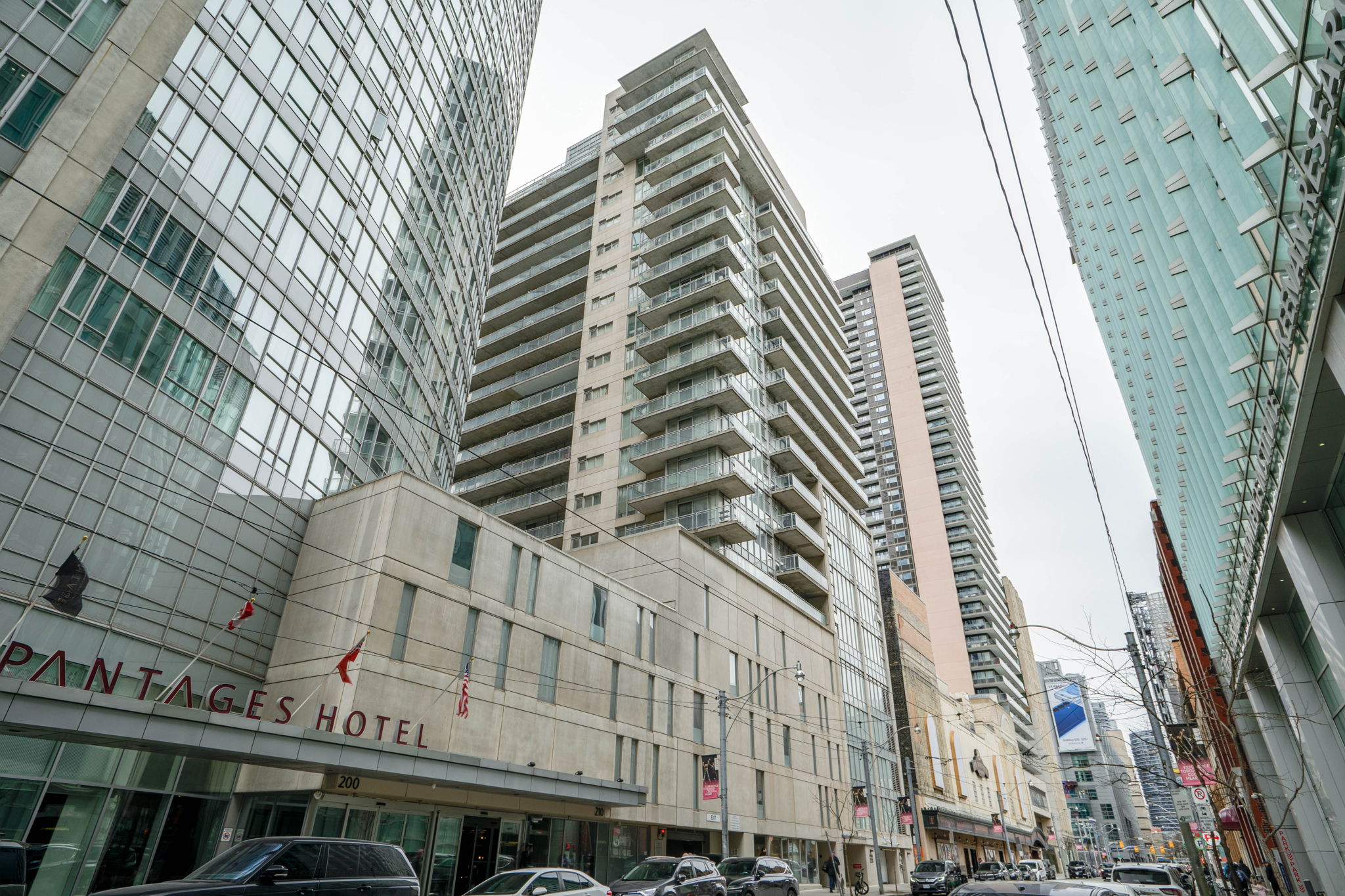 220 Victoria St Unit 1803 Toronto, ON M5B 2R6