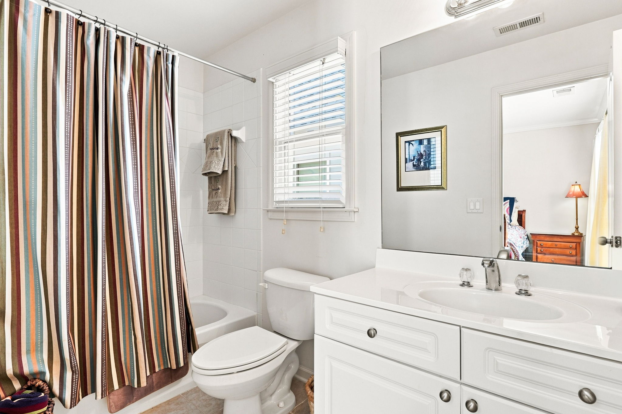 En Suite Bath in First Secondary Bedroom