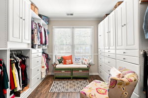 You can decide...Second Bedroom or Closet!  YOU ChOOSE!