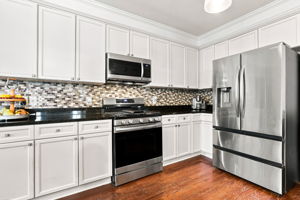 The Gas Range features 5 burners with griddle, AND...AIR FRYER/Convection/Bake/Self Cleaning. WOW