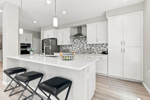 015_F8_220 Waters Park Cir 101