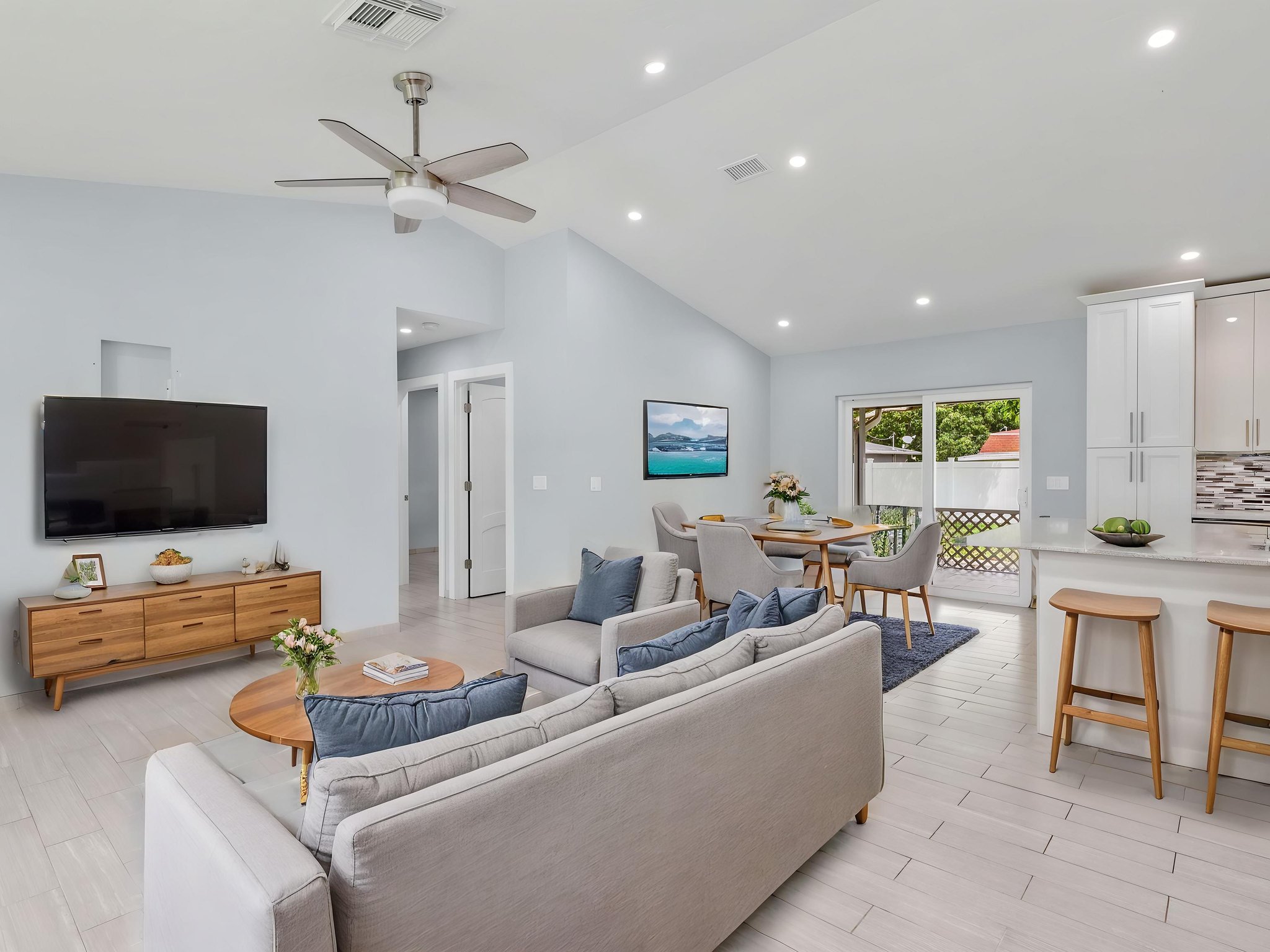 2200 45th Terrace SW-6 virtually staged.jpeg