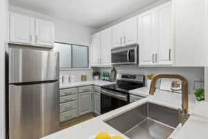 013_F8_2200 Agnew Rd 109