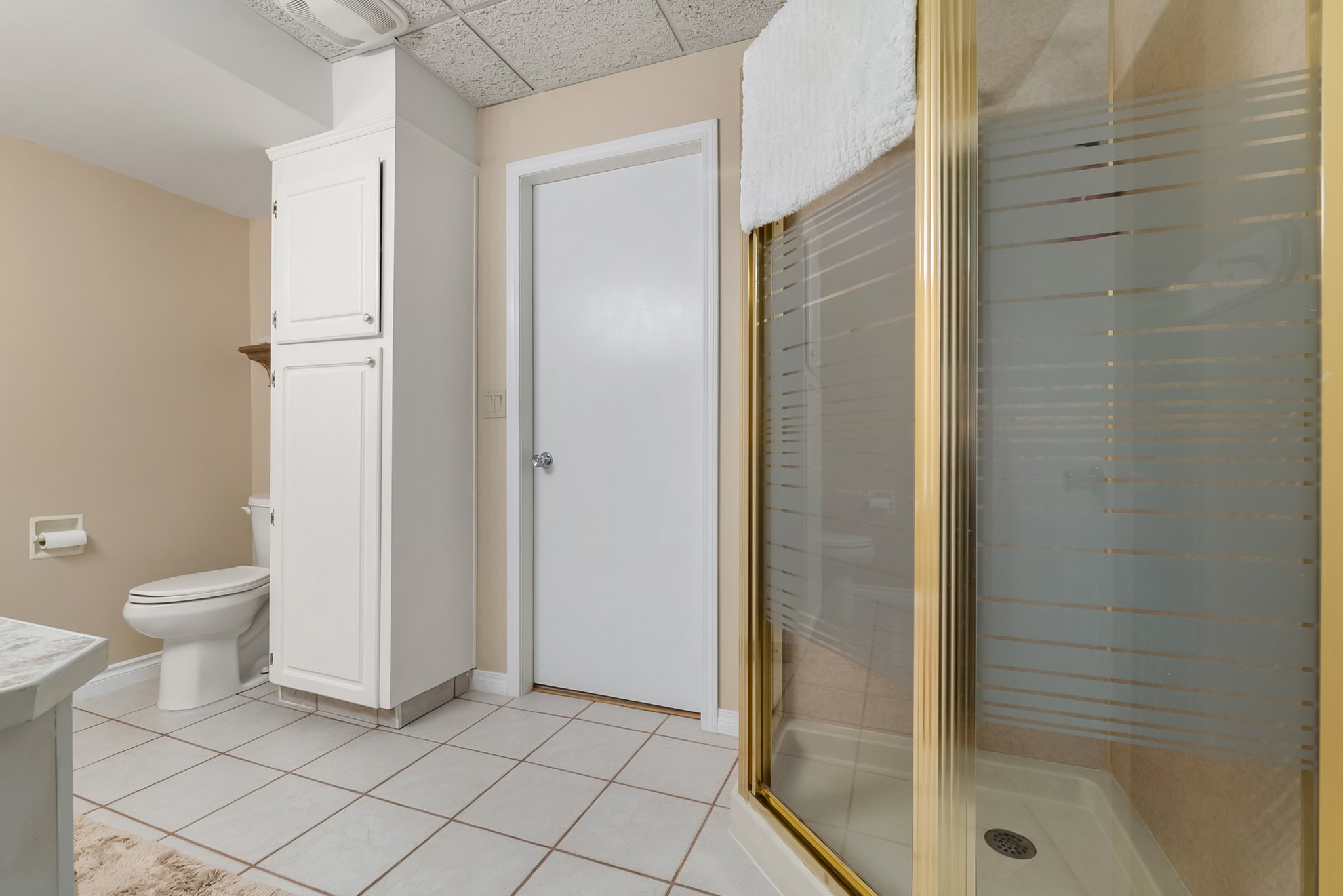 2200 Gordon Dr, Kelowna, BC V1Y 8T7, Canada Photo 36