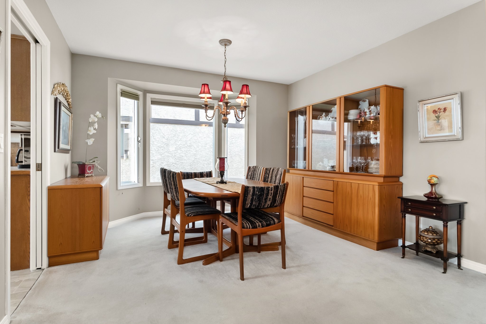 2200 Gordon Dr, Kelowna, BC V1Y 8T7, Canada Photo 6