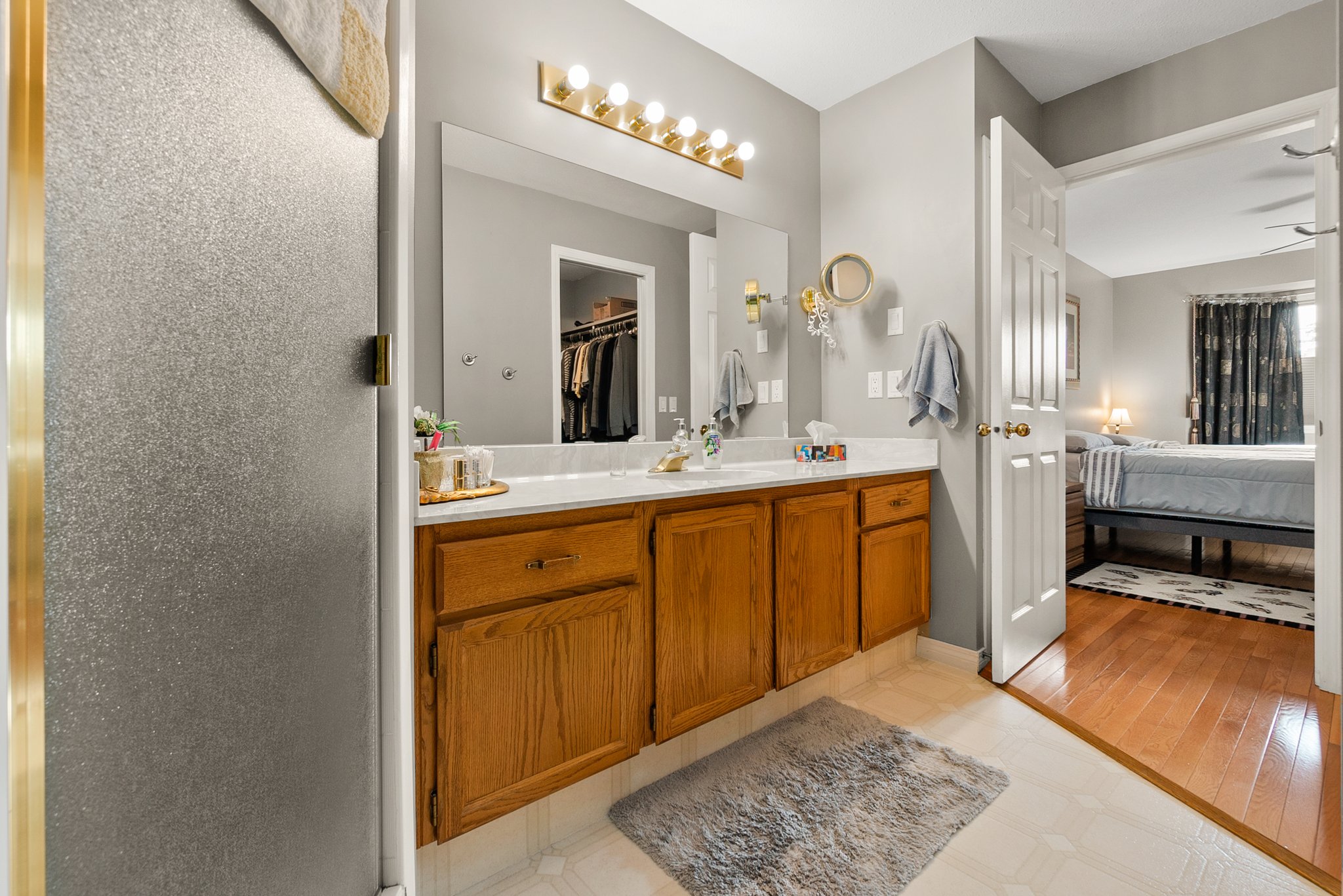 2200 Gordon Dr, Kelowna, BC V1Y 8T7, Canada Photo 22