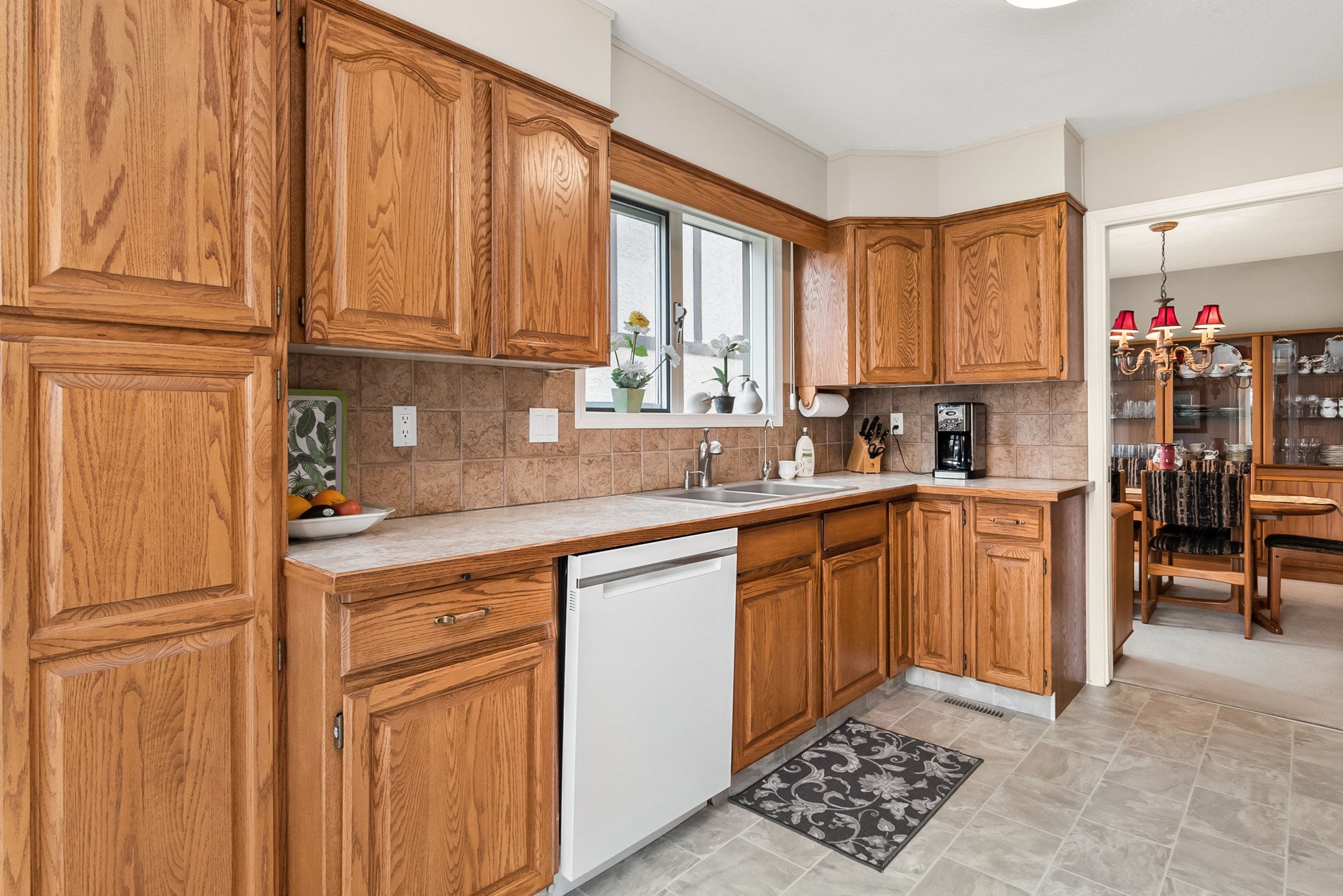 2200 Gordon Dr, Kelowna, BC V1Y 8T7, Canada Photo 11