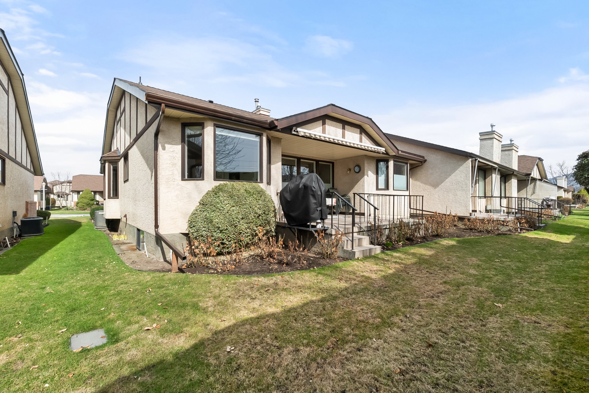 2200 Gordon Dr, Kelowna, BC V1Y 8T7, Canada Photo 42