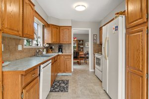 2200 Gordon Dr, Kelowna, BC V1Y 8T7, Canada Photo 11