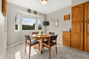 2200 Gordon Dr, Kelowna, BC V1Y 8T7, Canada Photo 15