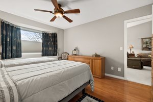 2200 Gordon Dr, Kelowna, BC V1Y 8T7, Canada Photo 17